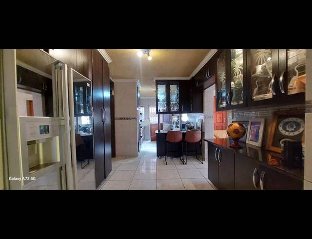 4 BEDROOM HOUSE FOR SALE IN THERESA PARK